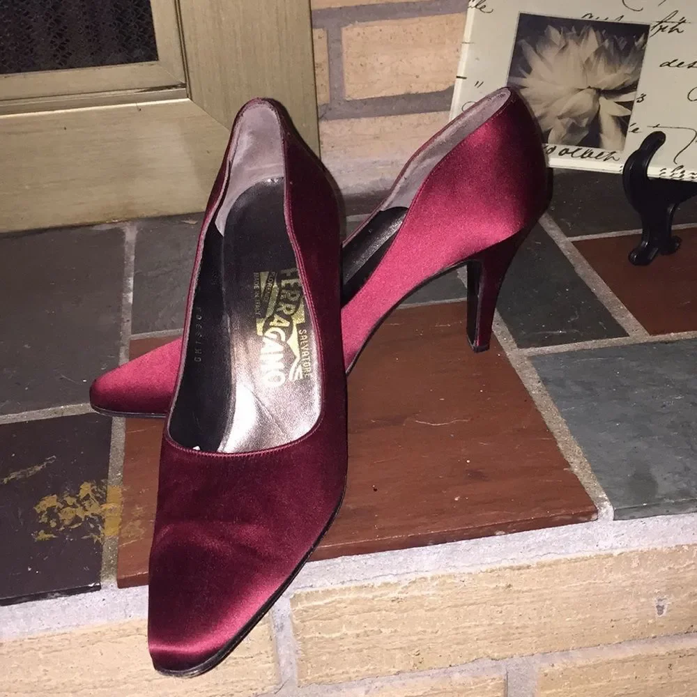 Salvatore Ferragamo Women's Burgundy Satin Heels Pump Size 9 Wedding Luxury Luxe